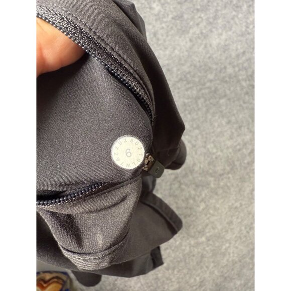 Lululemon Women's Tracker Short V 4" Black Running Workout Size 6 W7AZ2S - Picture 3 of 3